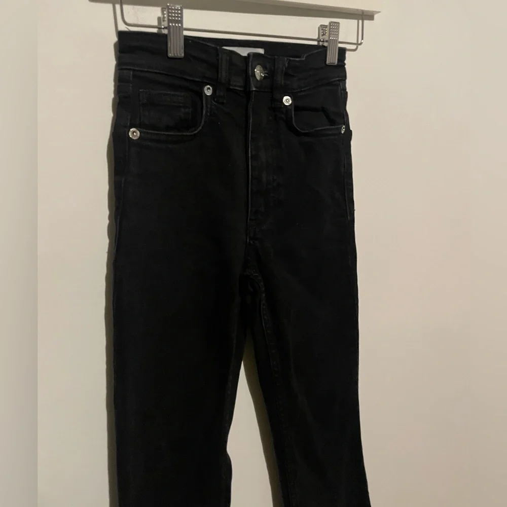 Zara high rise flare‎ pants in black, size 00 - Picture 2 of 7